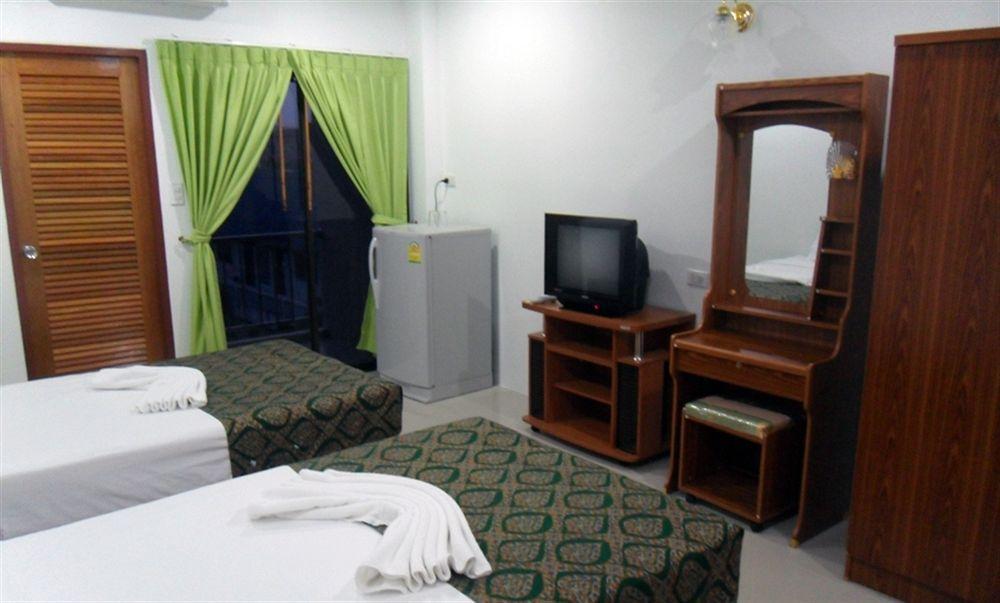 G&B Guesthouse Patong Екстер'єр фото