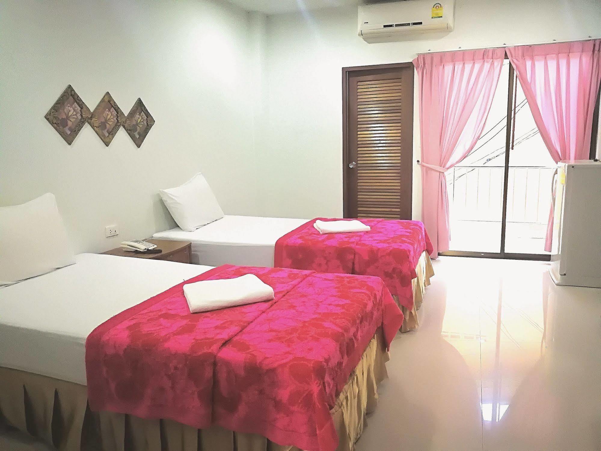 G&B Guesthouse Patong Екстер'єр фото