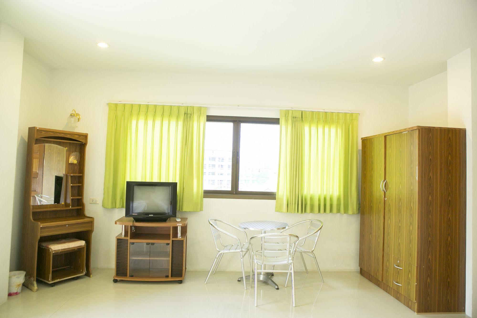 G&B Guesthouse Patong Екстер'єр фото