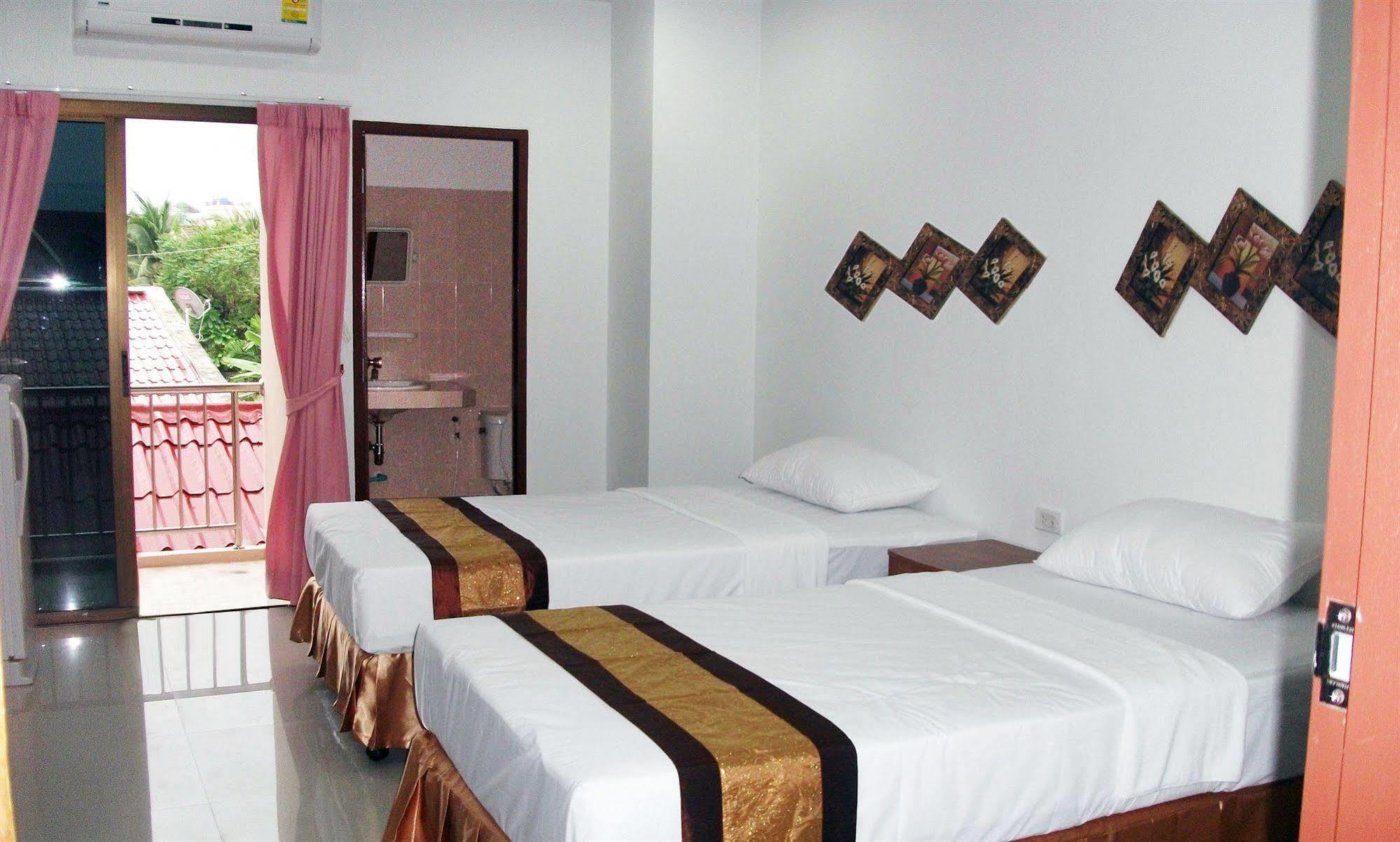 G&B Guesthouse Patong Екстер'єр фото
