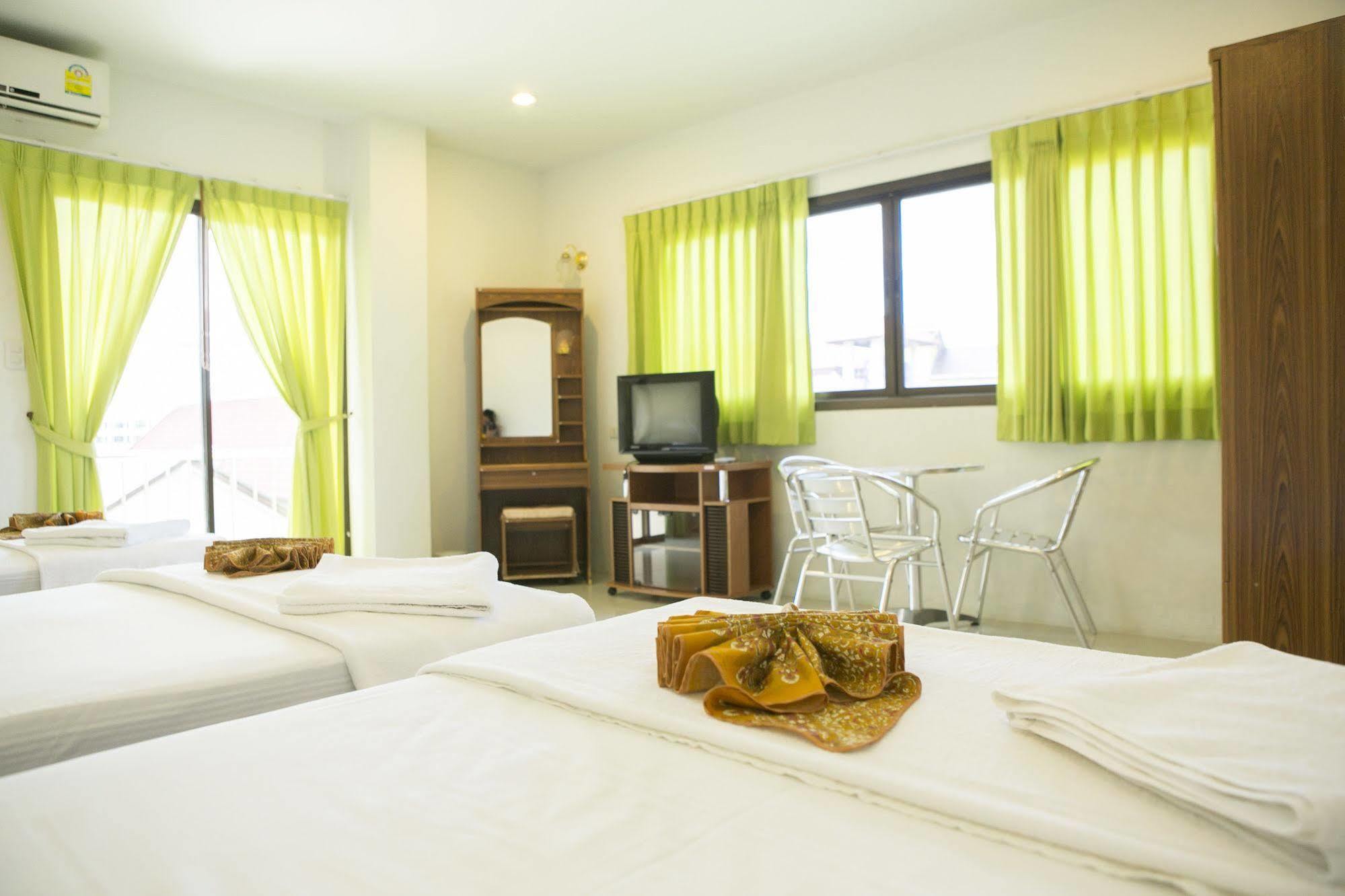 G&B Guesthouse Patong Екстер'єр фото